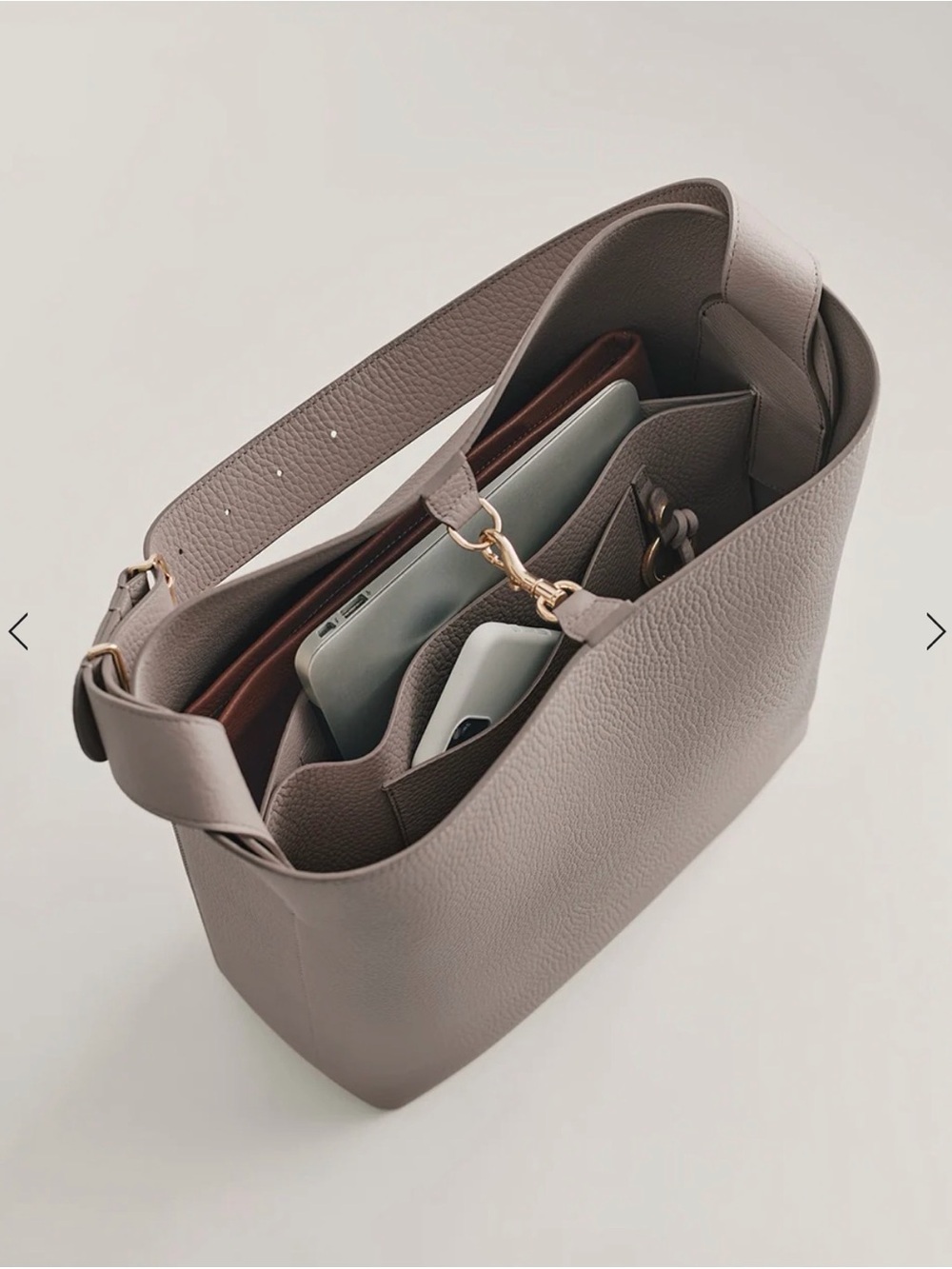 Cuyana Oversized Linea Bag in Clay - Picture 4 of 10